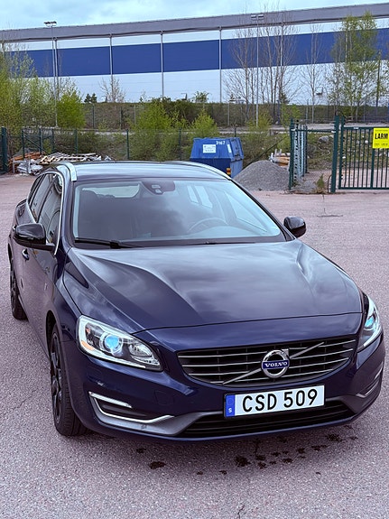 Volvo V60 2 of 4