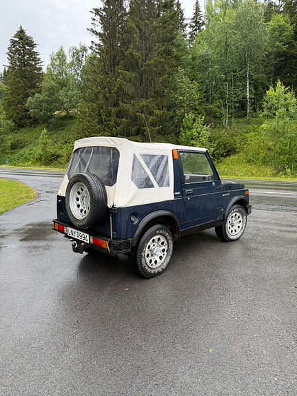 Suzuki Samurai 3 of 4