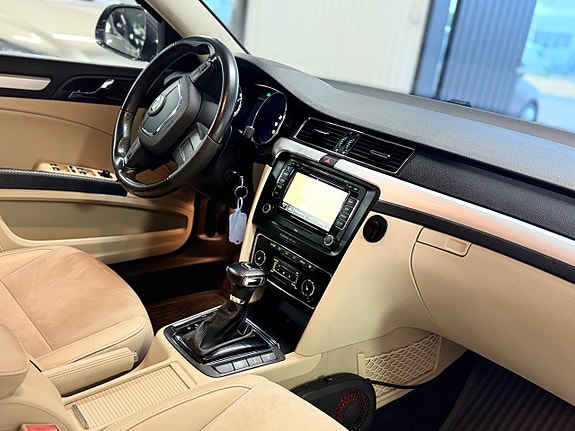 Skoda Superb 17 of 21