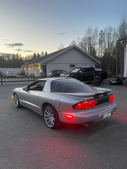 Pontiac Firebird 3 of 12