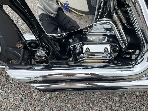 Harley-Davidson Softtail Deluxe (Flstni) 8 of 9