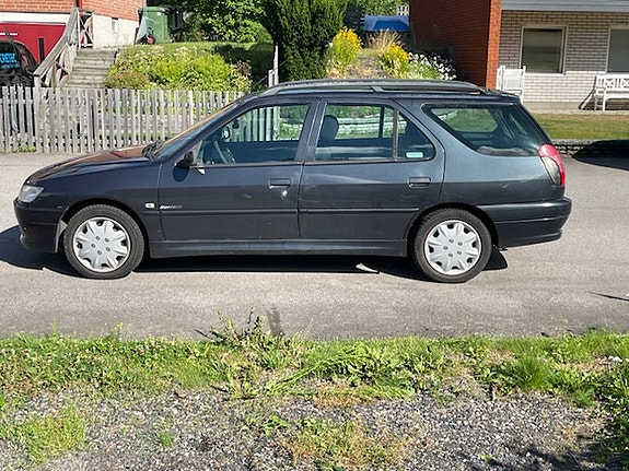 Peugeot 306 2 of 5