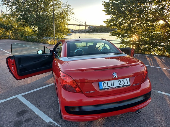 Peugeot 207 CC 8 of 12