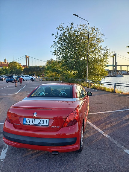 Peugeot 207 CC 10 of 12
