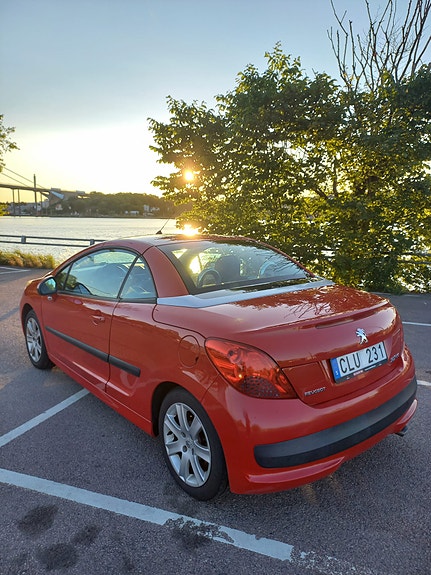 Peugeot 207 CC 9 of 12