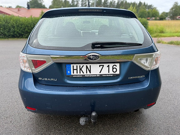 Subaru Impreza 4 of 5