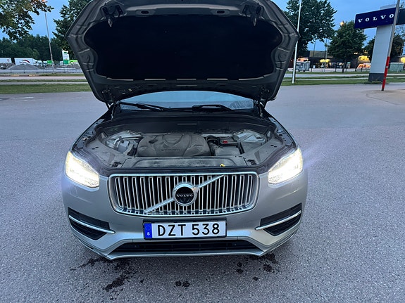 Volvo XC90 15 of 17