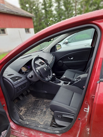 Renault Megane III 4 of 5