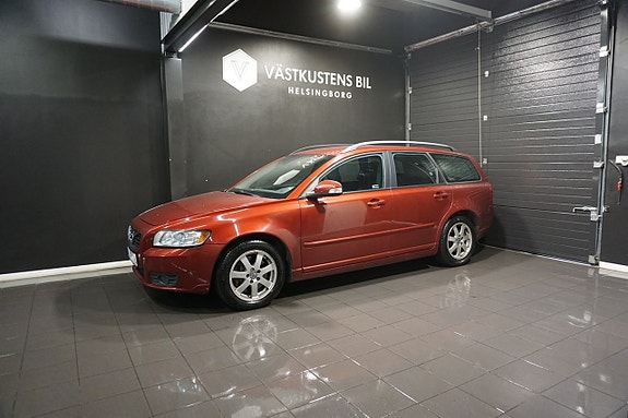 Volvo V50 3 of 5