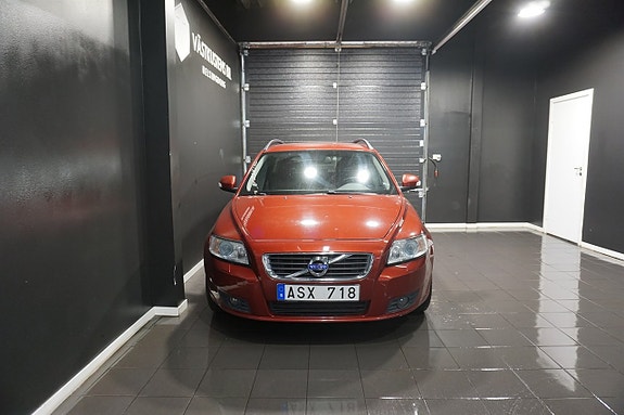 Volvo V50 2 of 5