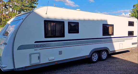 Adria Alpina 743 UK (Med Air Conditon) 2 of 14