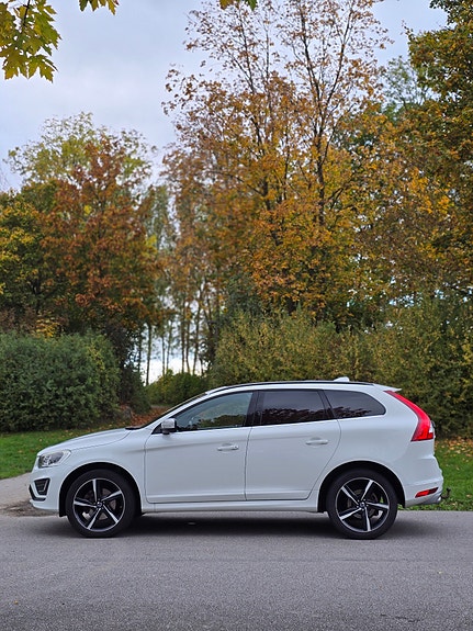 Volvo XC60 2 of 5