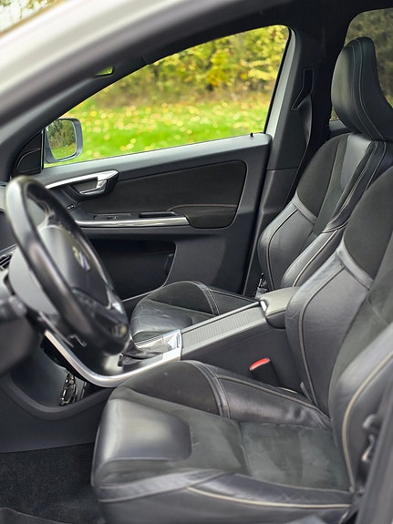 Volvo XC60 4 of 5