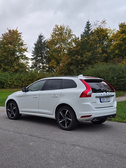 Volvo XC60 3 of 5