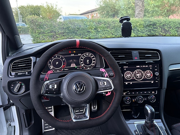Volkswagen Golf VII 6 of 21