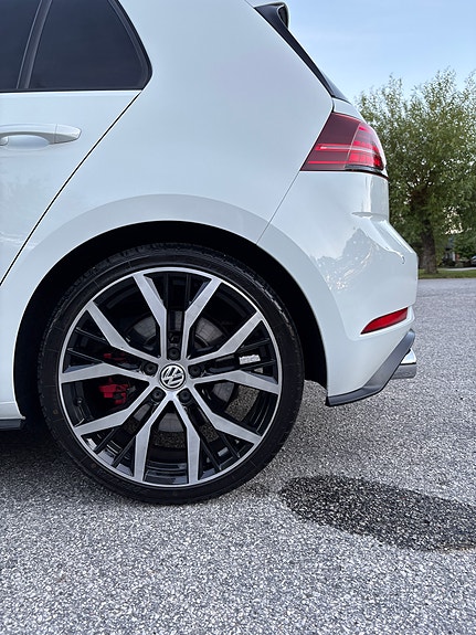 Volkswagen Golf VII 17 of 21