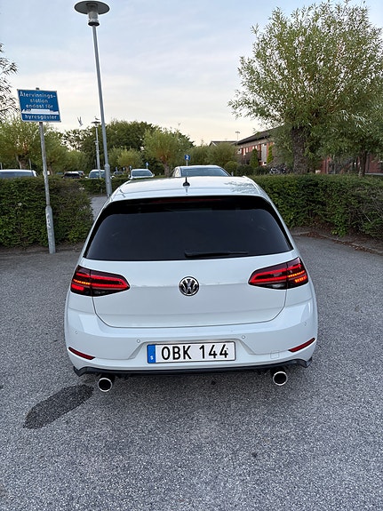 Volkswagen Golf VII 15 of 21