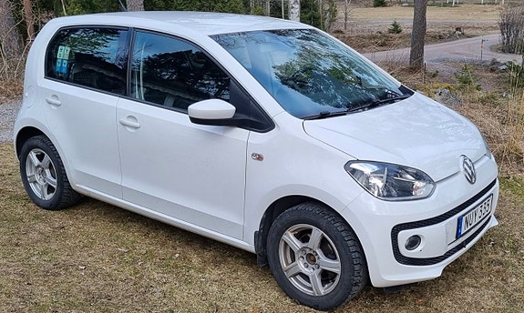 Volkswagen UP! 2 of 3