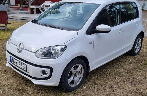 Volkswagen UP! 3 of 3
