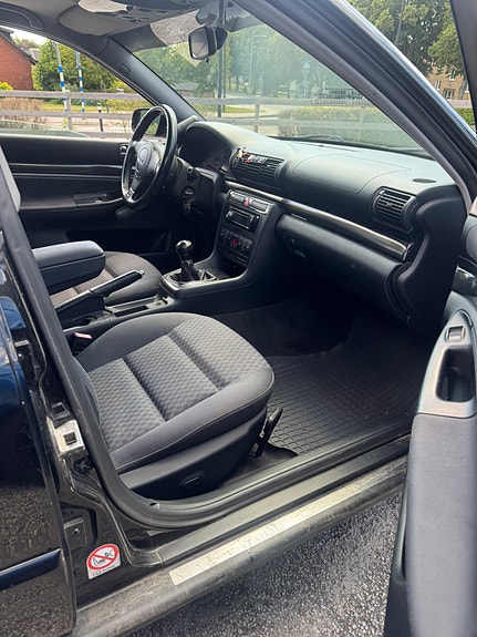 Audi A4 4 of 5