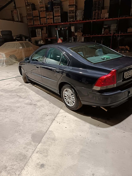 Volvo S60 3 of 5