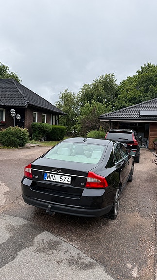 Volvo S80 4 of 5
