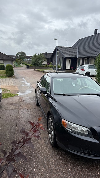 Volvo S80 2 of 5