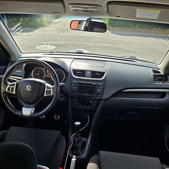 Suzuki Swift 3 of 11