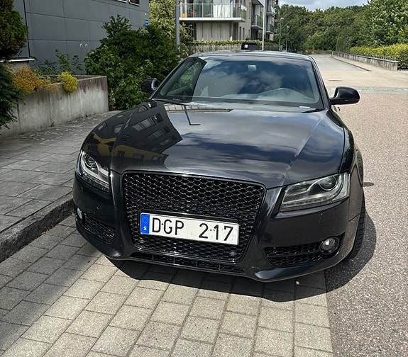 Audi A5 2 of 5