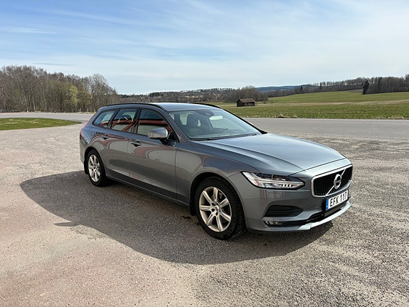 Volvo V90 3 of 5