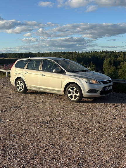 Ford Focus 2 of 5