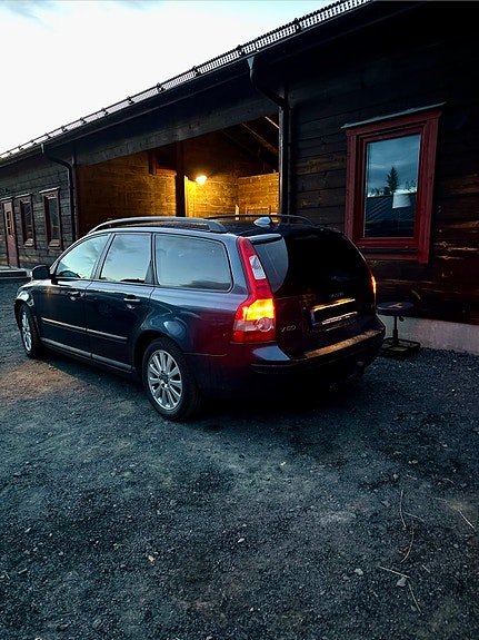 Volvo V50 2 of 3