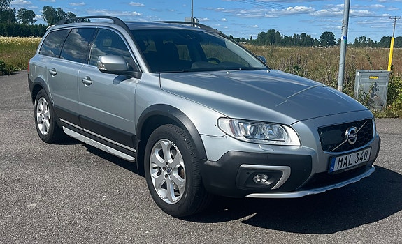 Volvo XC70 2 of 5