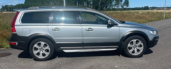 Volvo XC70 4 of 5