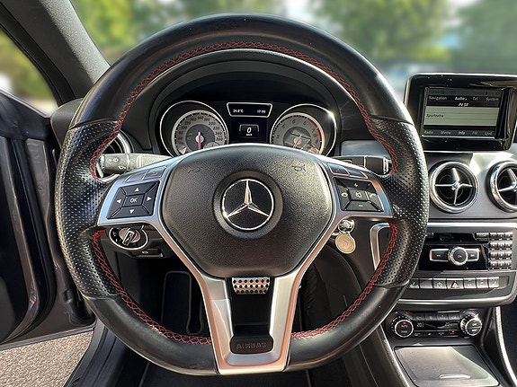 Mercedes-Benz CLA250 13 of 24