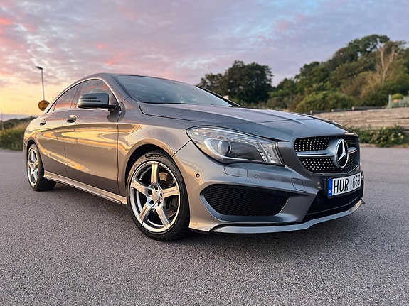 Mercedes-Benz CLA250 3 of 5