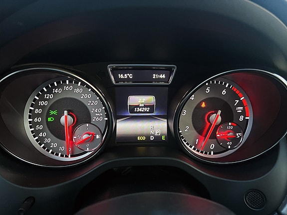 Mercedes-Benz CLA250 17 of 24