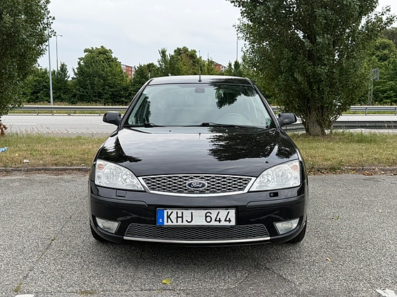 Ford Mondeo 2 of 5