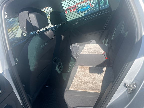 Volkswagen Tiguan 6 of 8