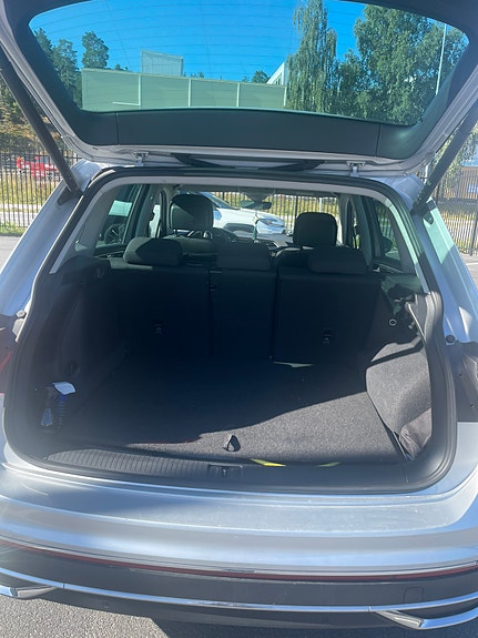 Volkswagen Tiguan 5 of 8