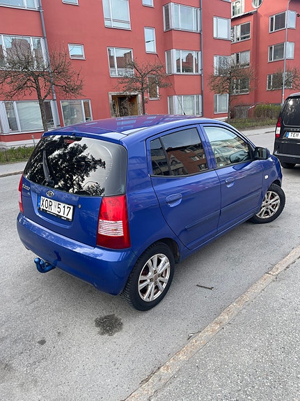 Kia Picanto 3 of 5