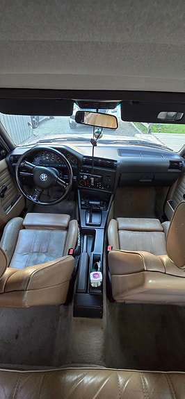 BMW 325e 5 of 5
