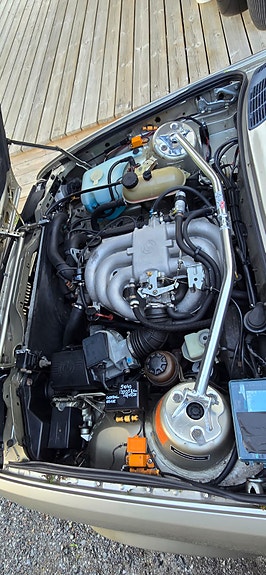 BMW 325e 4 of 5