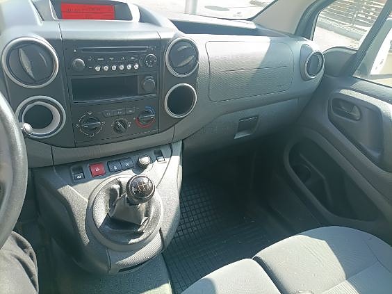 Peugeot Partner 3 of 5