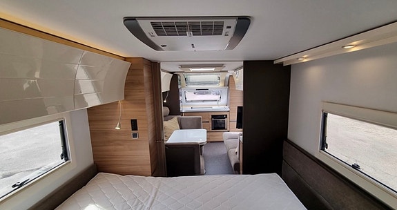 Adria Alpina 633 ht med mover & Ac 4 of 9