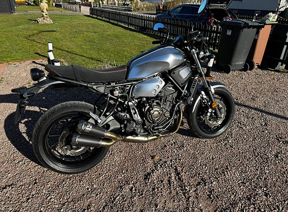Yamaha XSR700 2 of 5