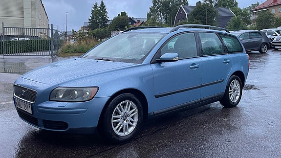 Volvo V50 2 of 5