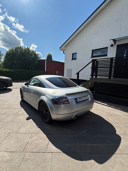 Audi TT 3 of 5