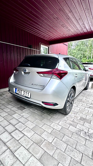 Toyota Auris 2 of 14