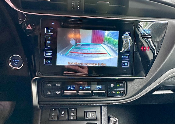 Toyota Auris 10 of 14